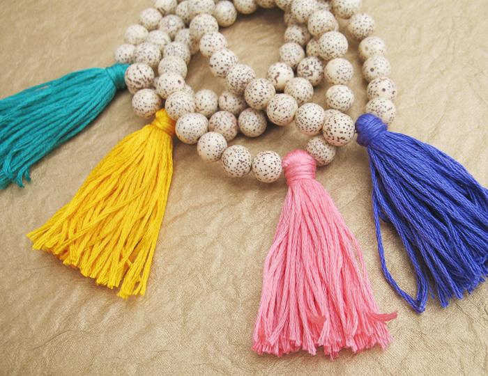 SOFTEST RUBBERY BEAD TASSEL BRACELET KEY HOLDER 40KC103 – JOSSLYN