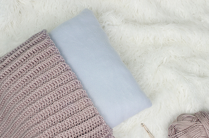 DIY Pillow Insert Sew or No Sew Tutorial