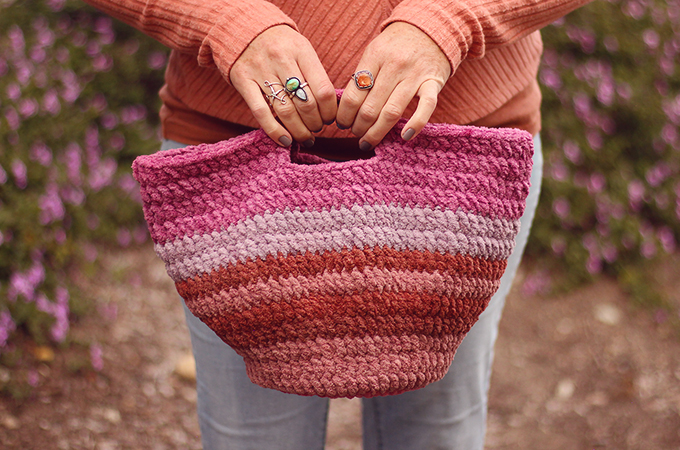 Plush Hug Hand Bag Free Crochet Pattern
