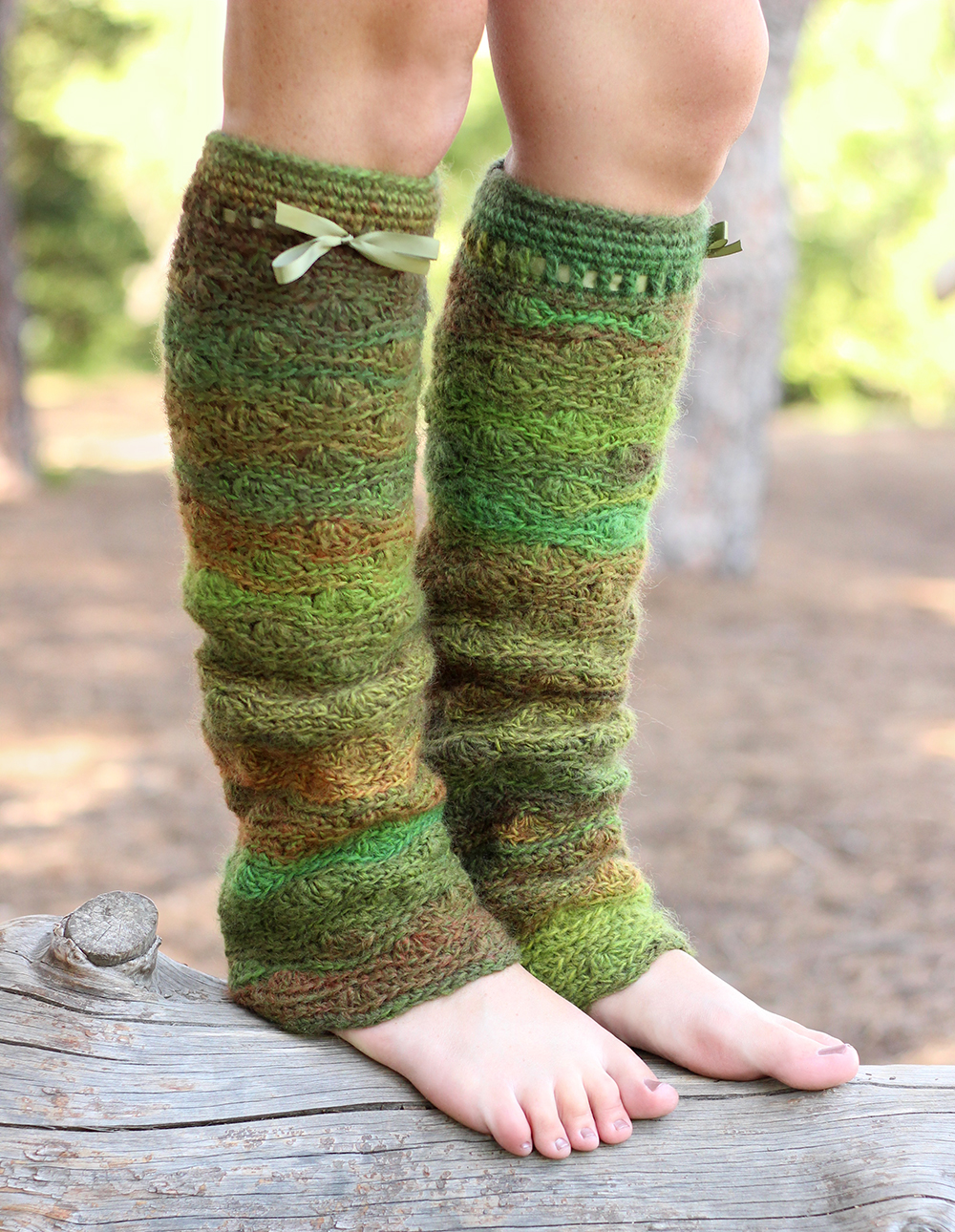 Wilderness Leg Warmers Free Crochet Pattern - Gleeful Things wilderness-leg-warmers-free-crochet-pattern-gleeful-things